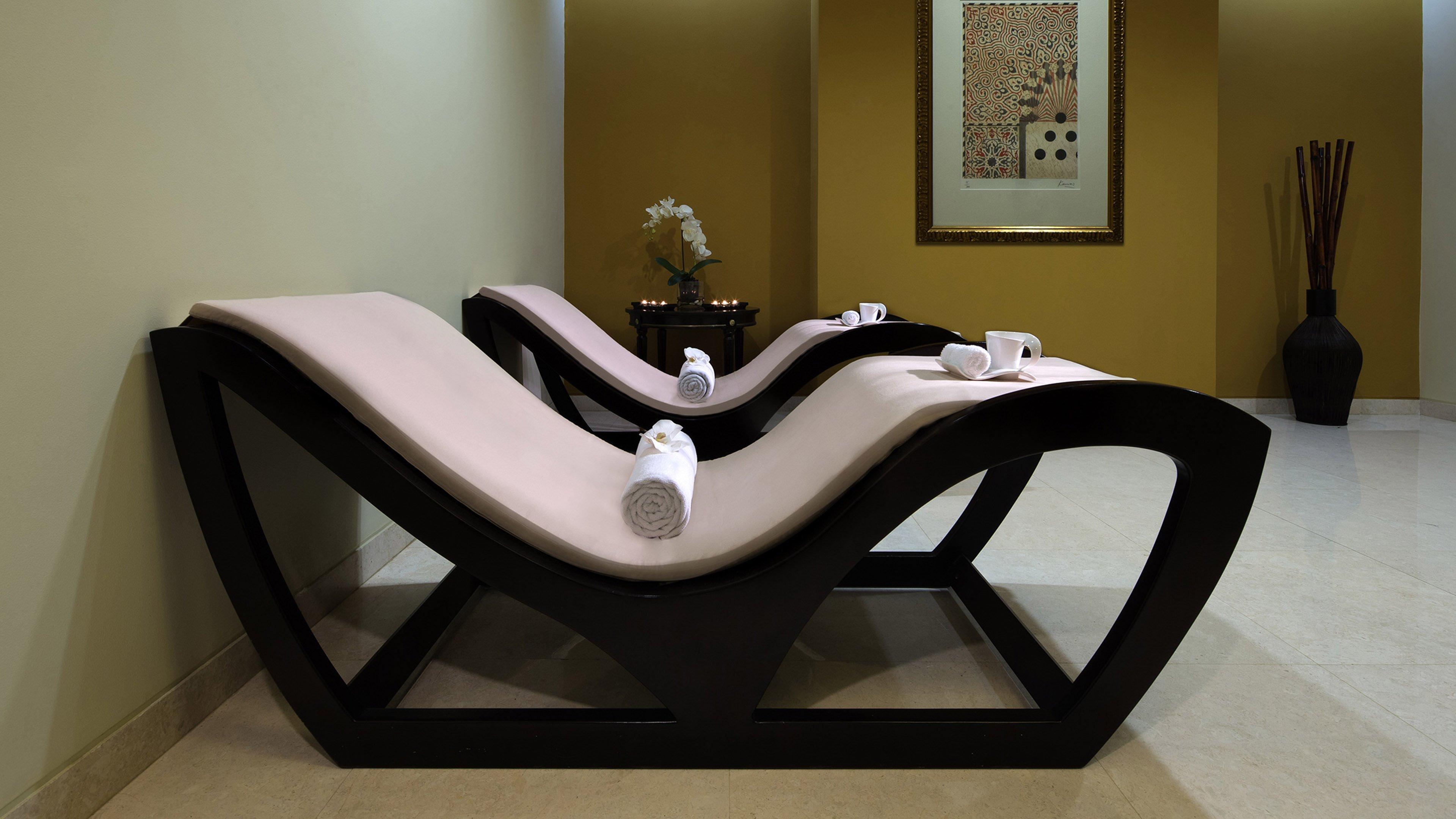 InterContinental Regency Bahrain, an IHG Hotel Manama Exterior foto A massage bed