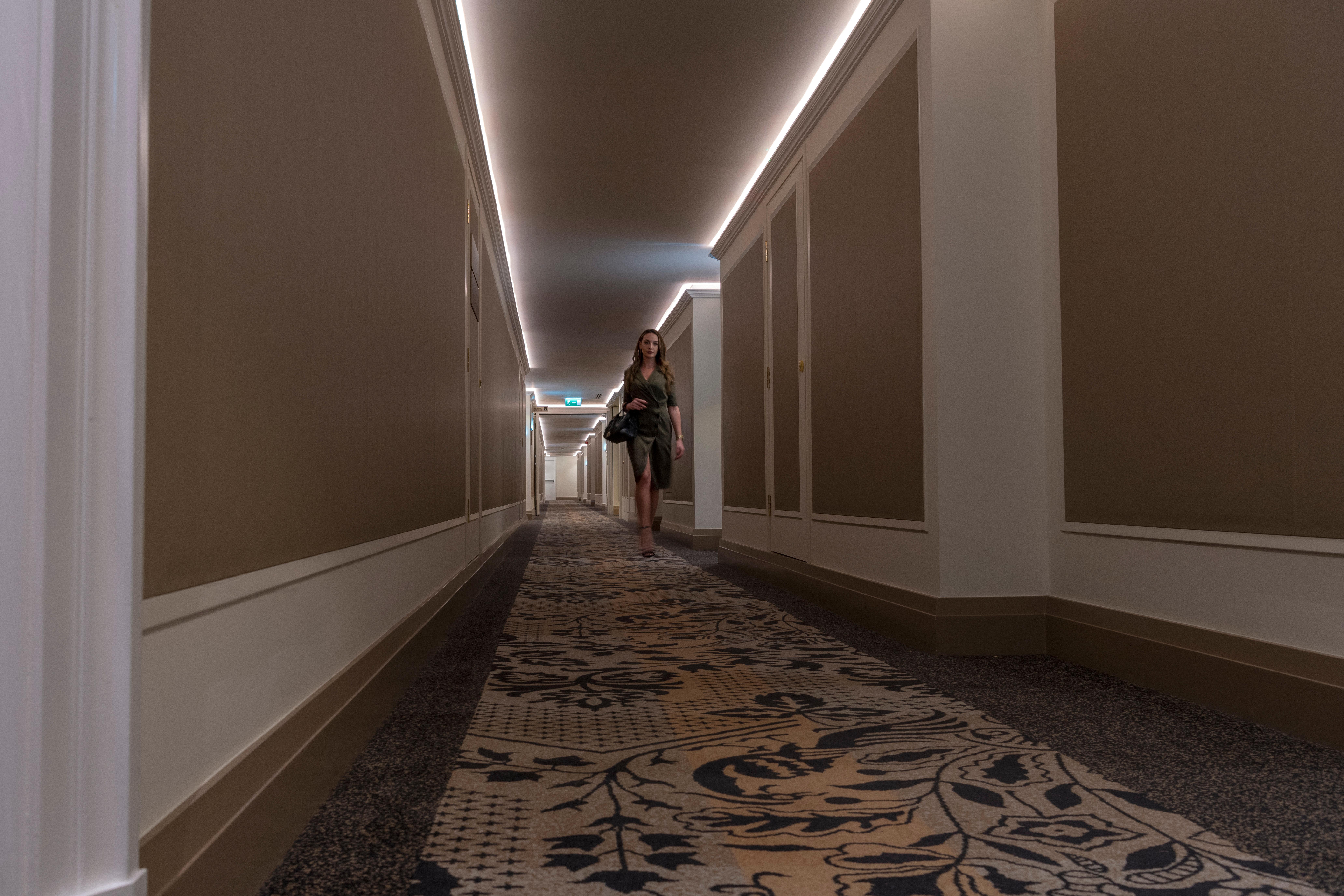 InterContinental Regency Bahrain, an IHG Hotel Manama Exterior foto A corridor at the hotel