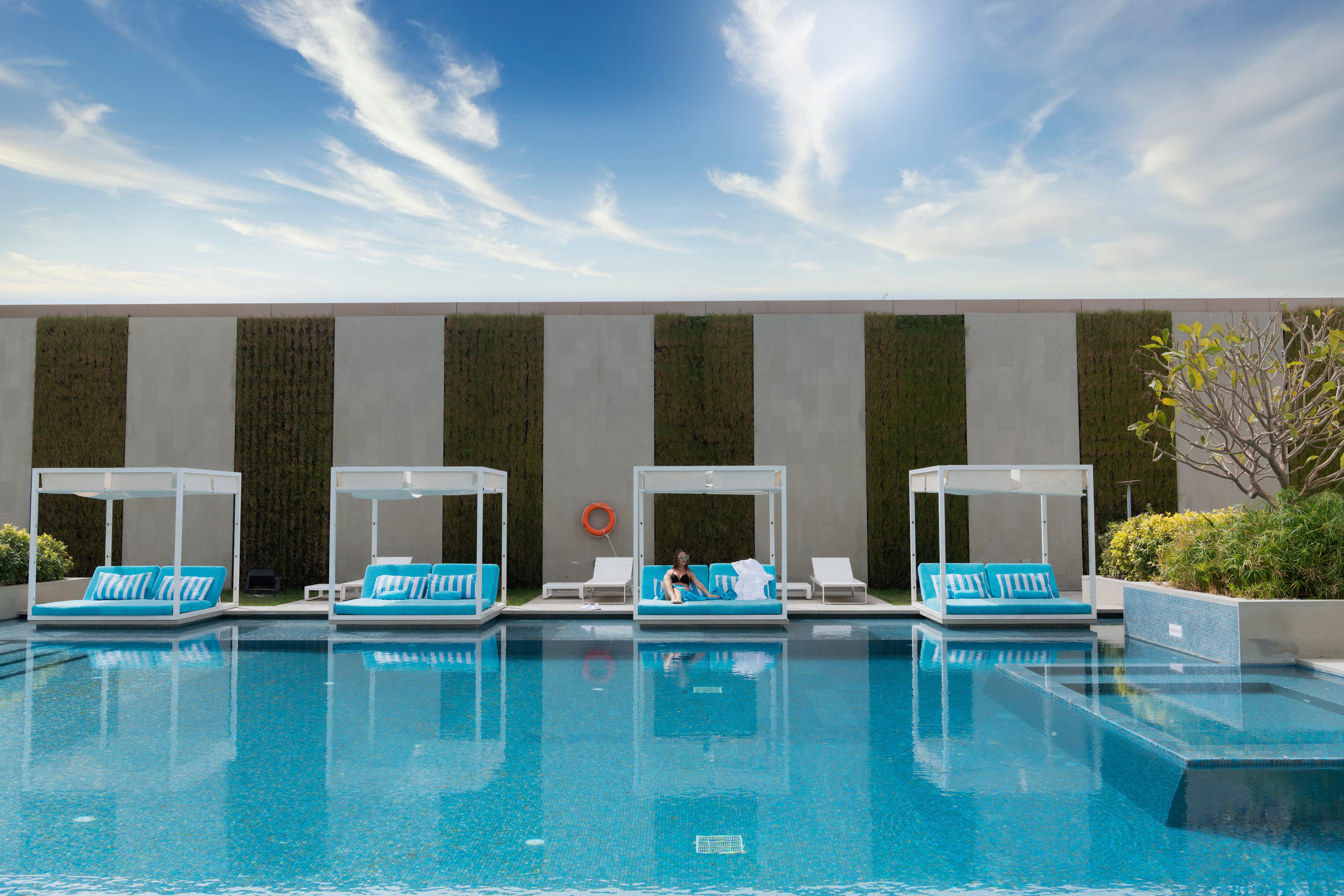 InterContinental Regency Bahrain, an IHG Hotel Manama Exterior foto The pool at the hotel