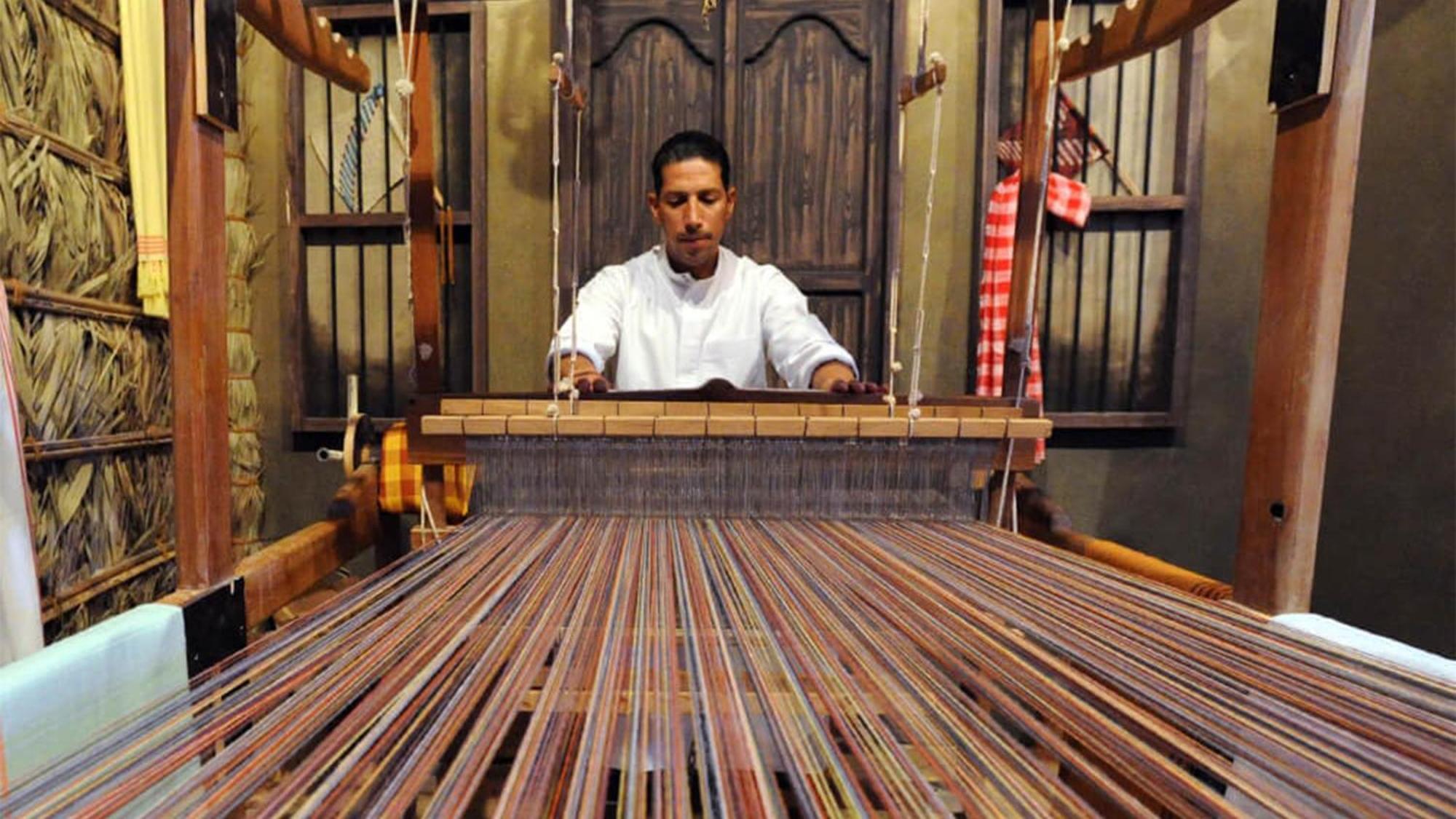 InterContinental Regency Bahrain, an IHG Hotel Manama Exterior foto A weaver in the Philippines